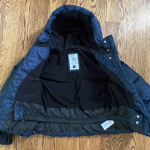 Gap cold control max puffer jacket navy leopard girl medium - Picture 3 of 7
